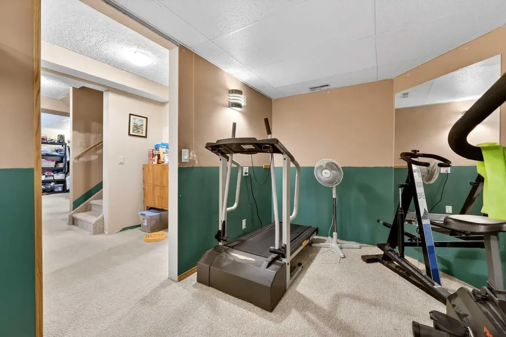 192 Arbour Wood Close NW Calgary AB T3G 4C3