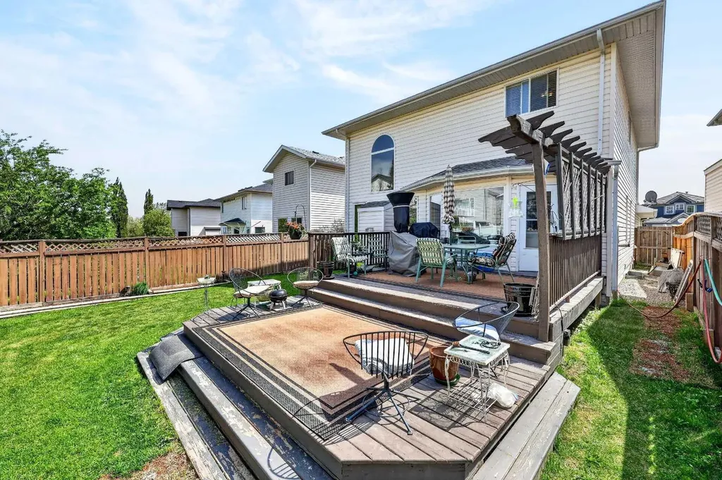 192 Arbour Wood Close NW Calgary AB T3G 4C3
