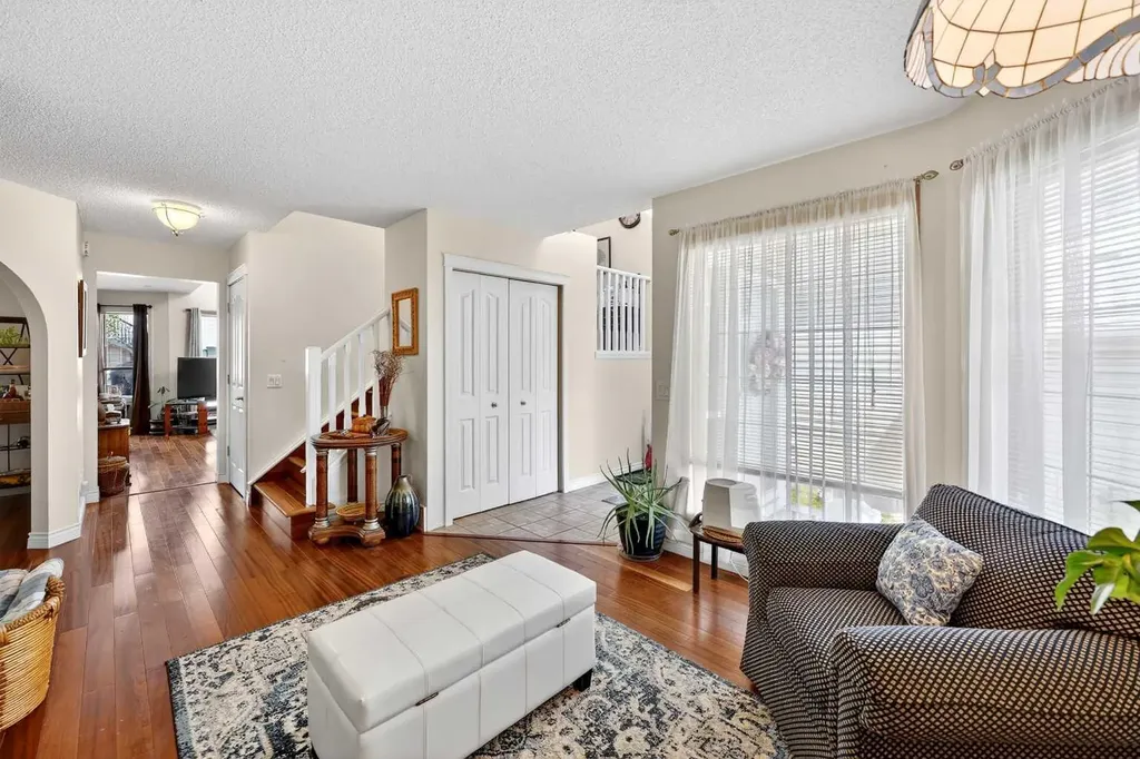 192 Arbour Wood Close NW Calgary AB T3G 4C3