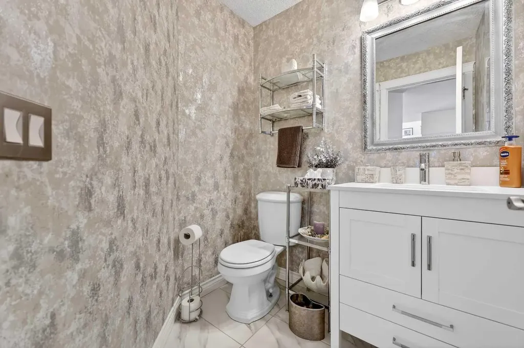 192 Arbour Wood Close NW Calgary AB T3G 4C3