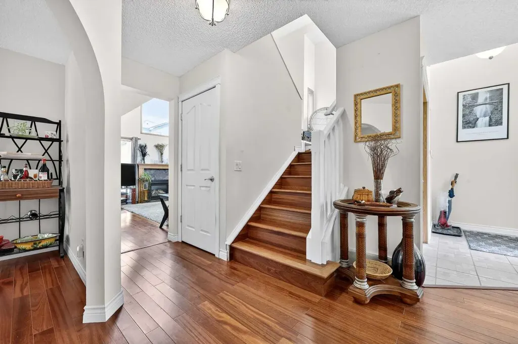192 Arbour Wood Close NW Calgary AB T3G 4C3