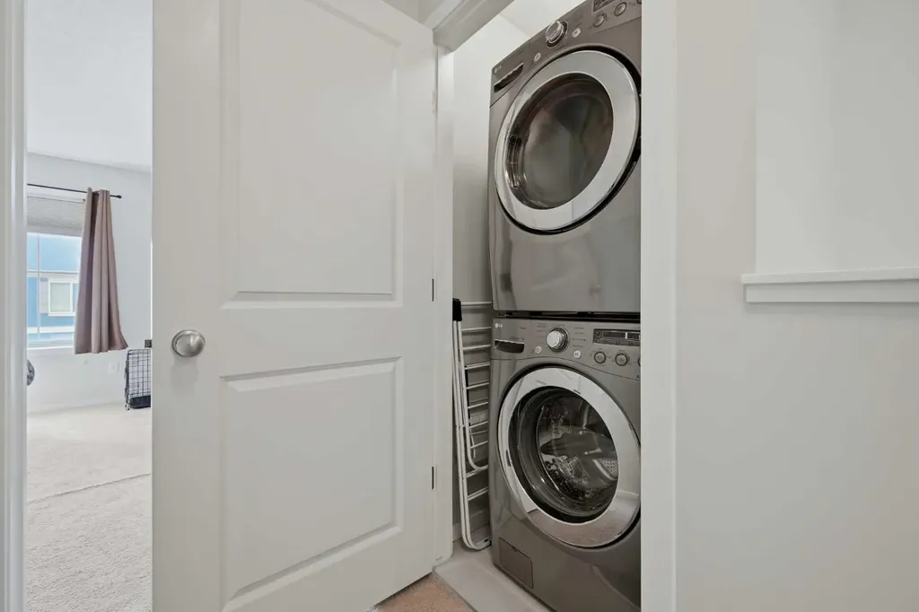 39 Kinlea Common NW Calgary AB T3R 0S2
