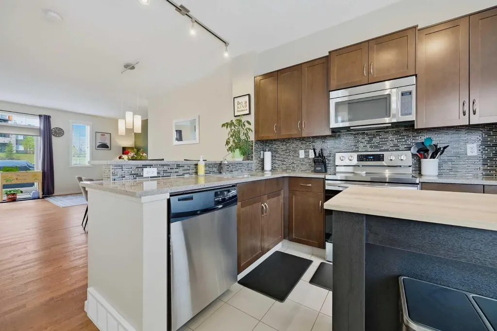 39 Kinlea Common NW Calgary AB T3R 0S2