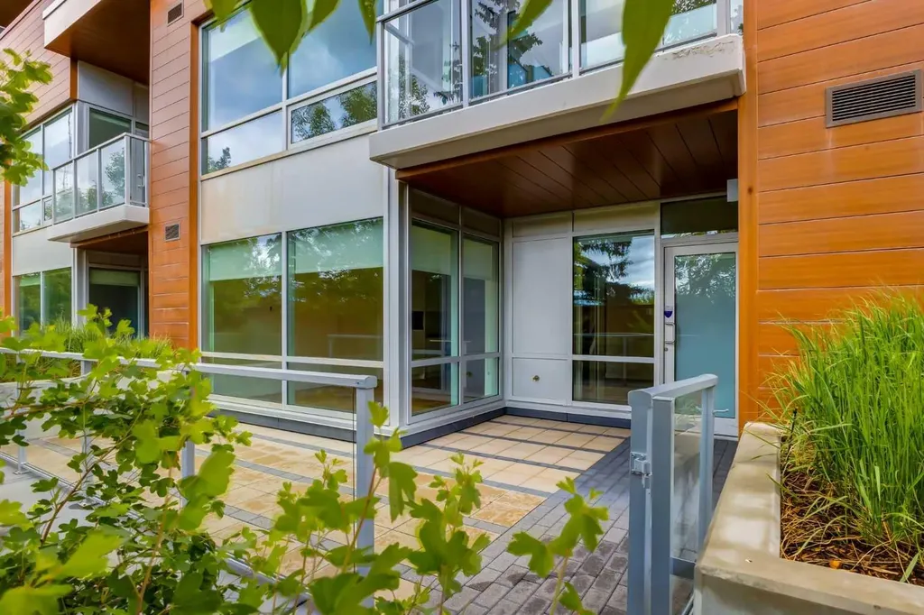 8505 Broadcast Avenue SW Calgary AB T3H 6B6