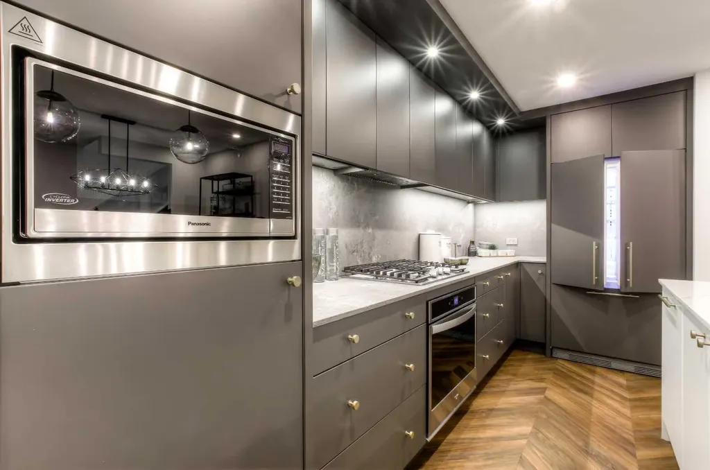 8505 Broadcast Avenue SW Calgary AB T3H 6B6