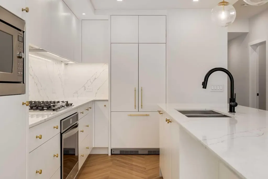 8505 Broadcast Avenue SW Calgary AB T3H 6B6