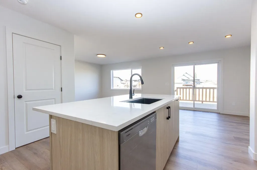 60 Trinity Street Lacombe AB T4L 0L1