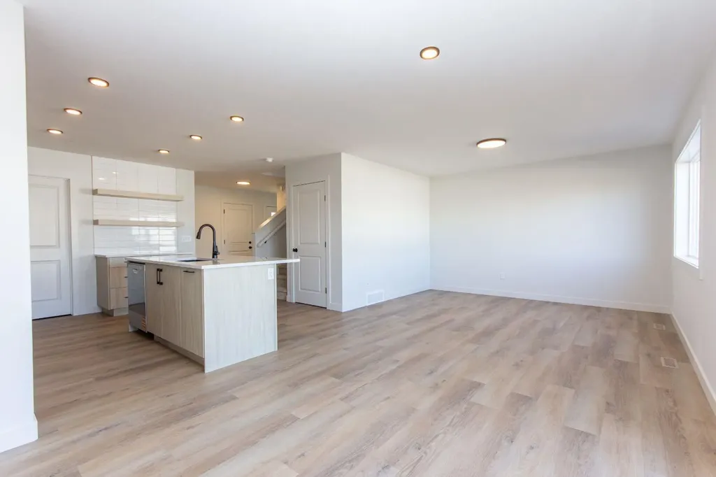 60 Trinity Street Lacombe AB T4L 0L1