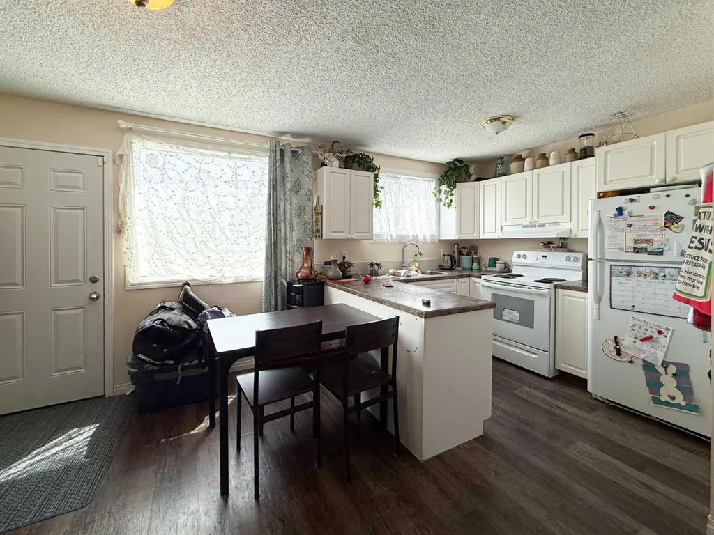 18 Princess Petra Avenue Didsbury AB T0M 0W0