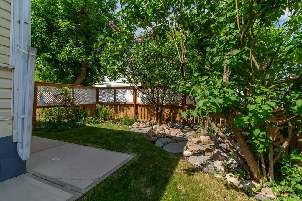 1826 5 Avenue N Lethbridge AB T1H 0N3