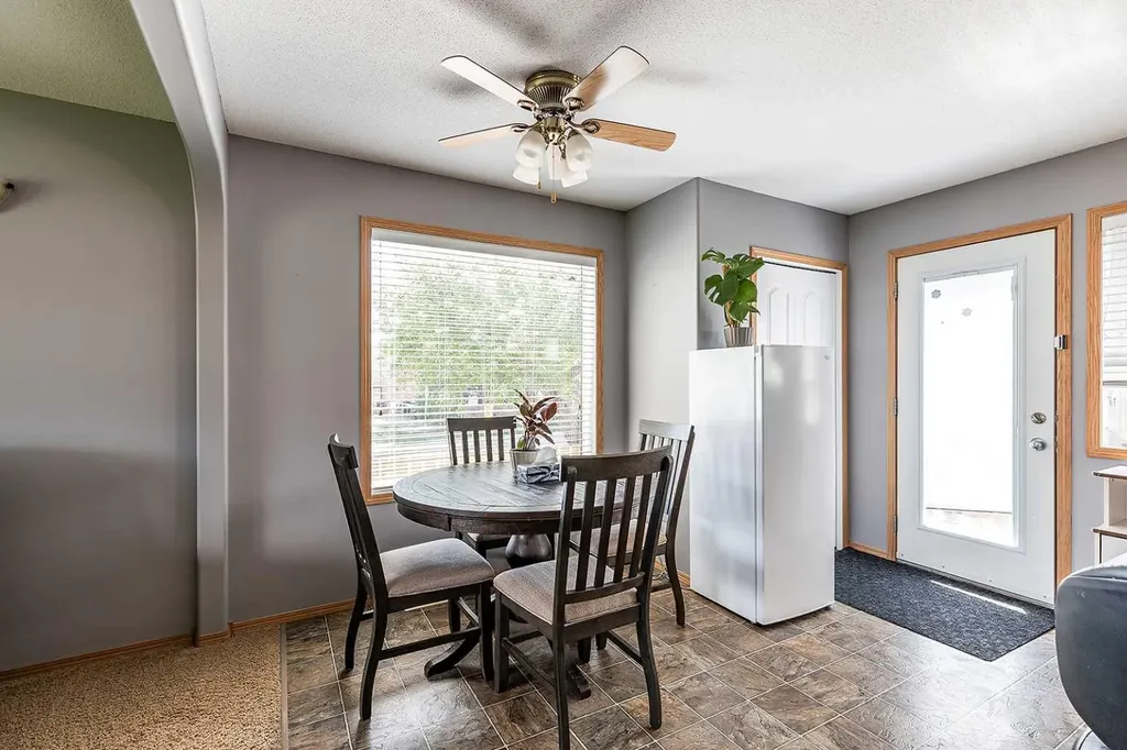 115 3 Street NE Redcliff AB T0J 2P0