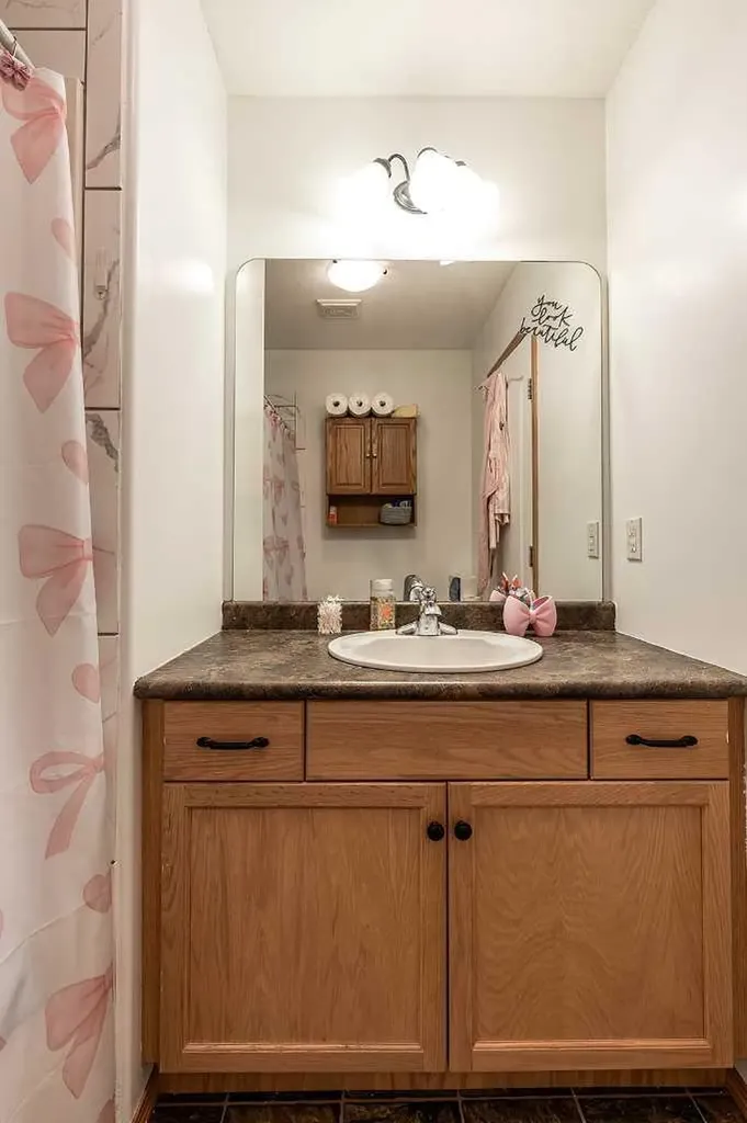 115 3 Street NE Redcliff AB T0J 2P0