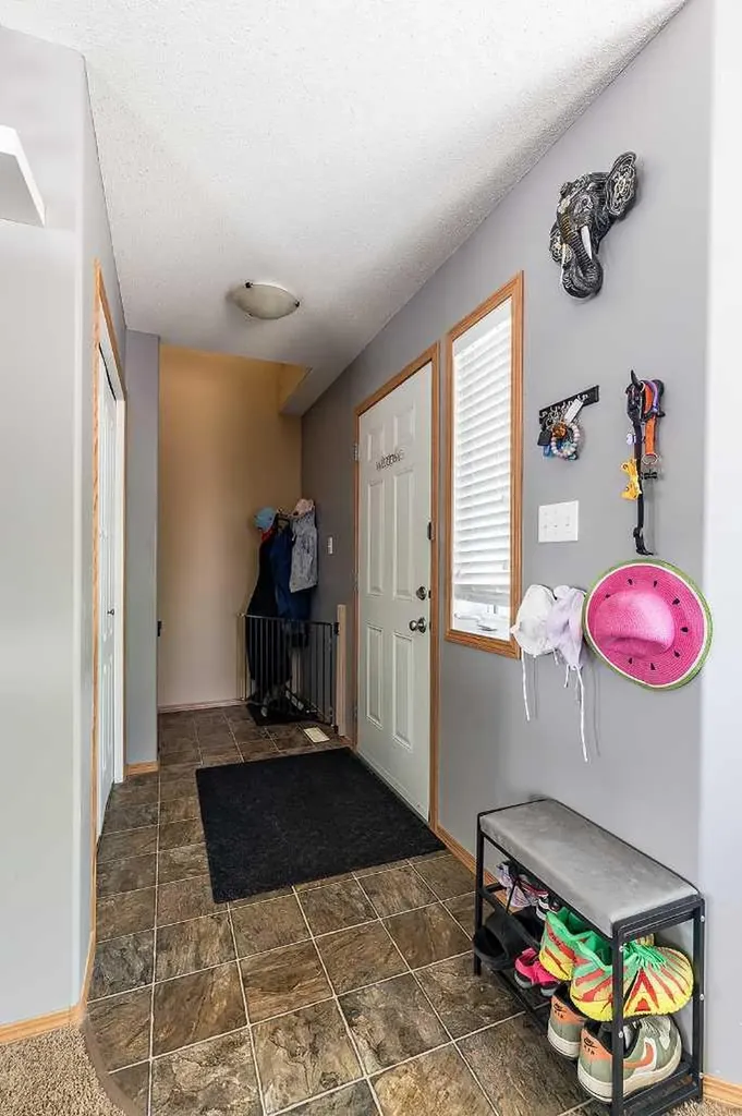 115 3 Street NE Redcliff AB T0J 2P0