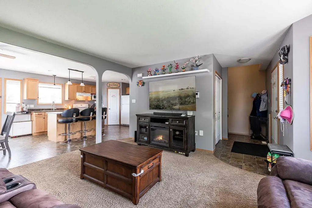115 3 Street NE Redcliff AB T0J 2P0