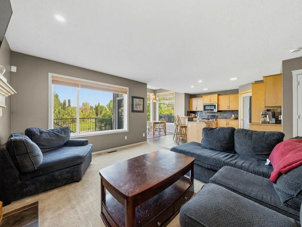 23 Tuscany Ravine View NW Calgary AB T3L 2T1