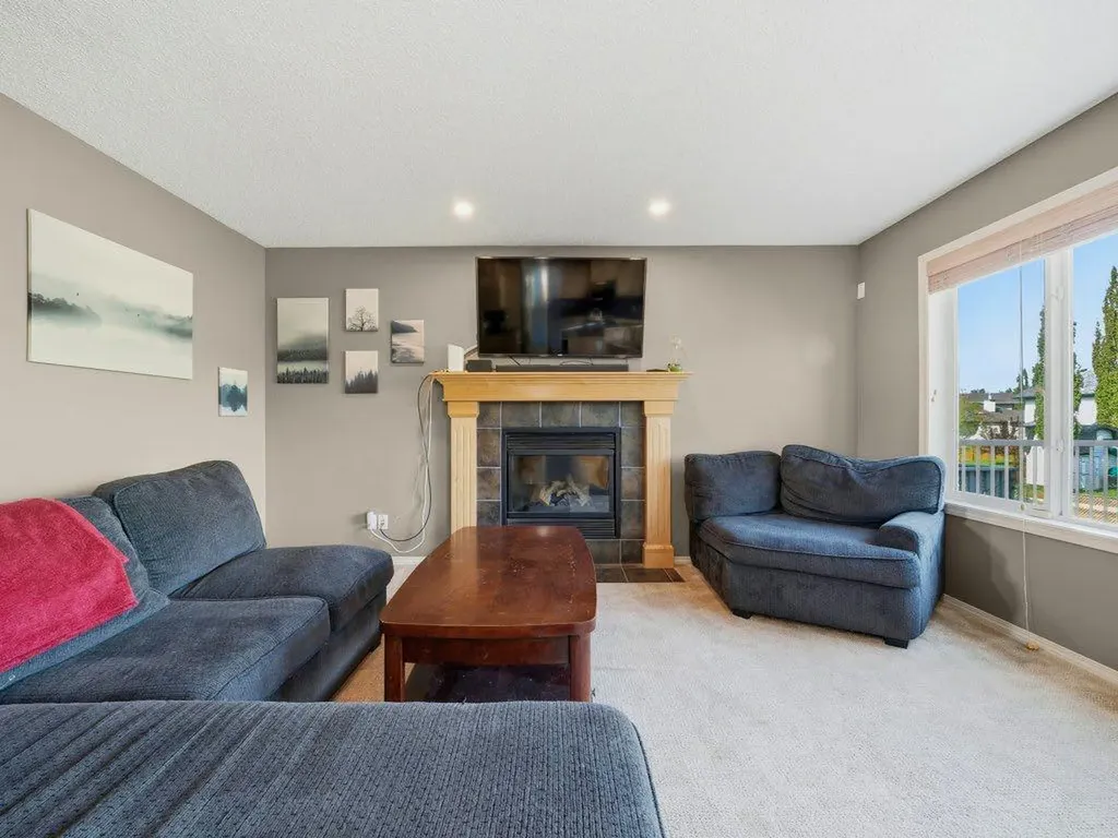 23 Tuscany Ravine View NW Calgary AB T3L 2T1