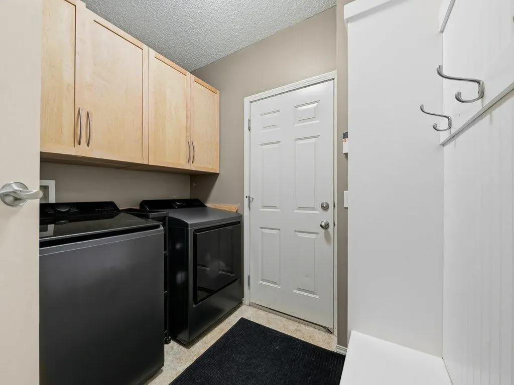 23 Tuscany Ravine View NW Calgary AB T3L 2T1