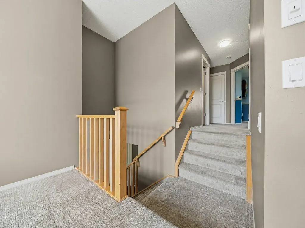 23 Tuscany Ravine View NW Calgary AB T3L 2T1