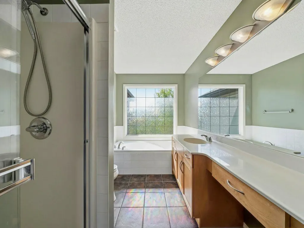 23 Tuscany Ravine View NW Calgary AB T3L 2T1