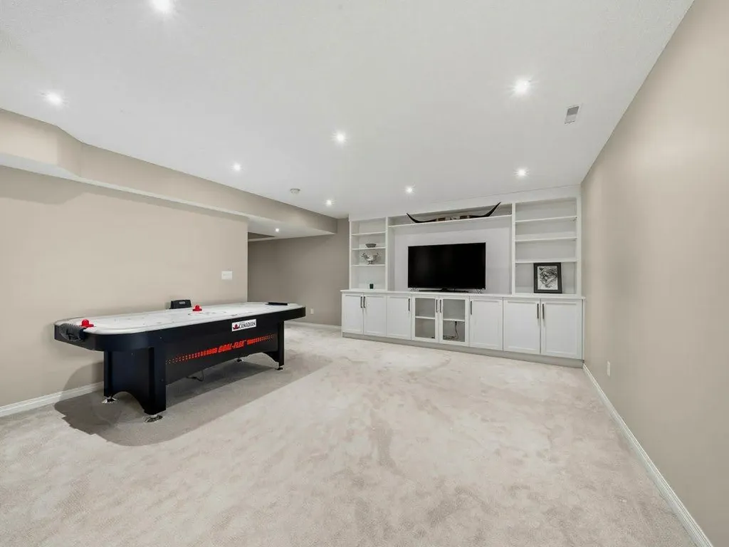 23 Tuscany Ravine View NW Calgary AB T3L 2T1