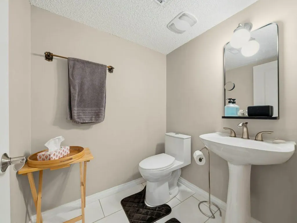 23 Tuscany Ravine View NW Calgary AB T3L 2T1