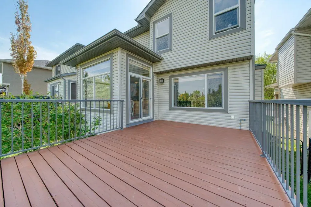 23 Tuscany Ravine View NW Calgary AB T3L 2T1