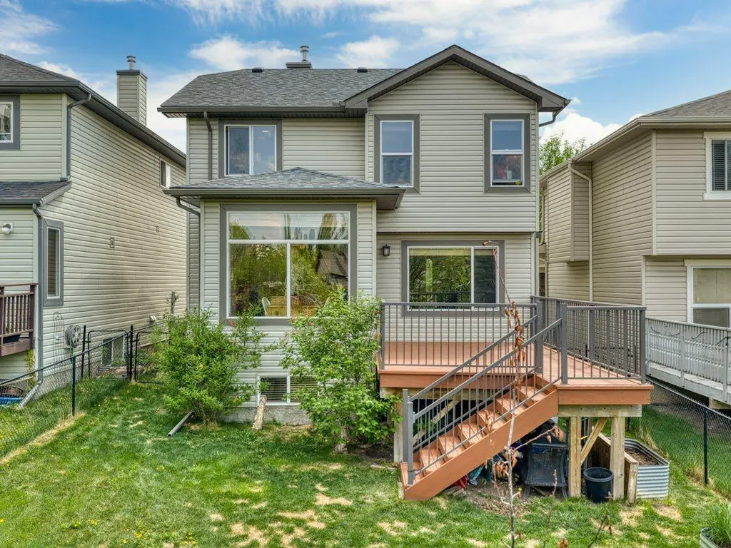 23 Tuscany Ravine View NW Calgary AB T3L 2T1