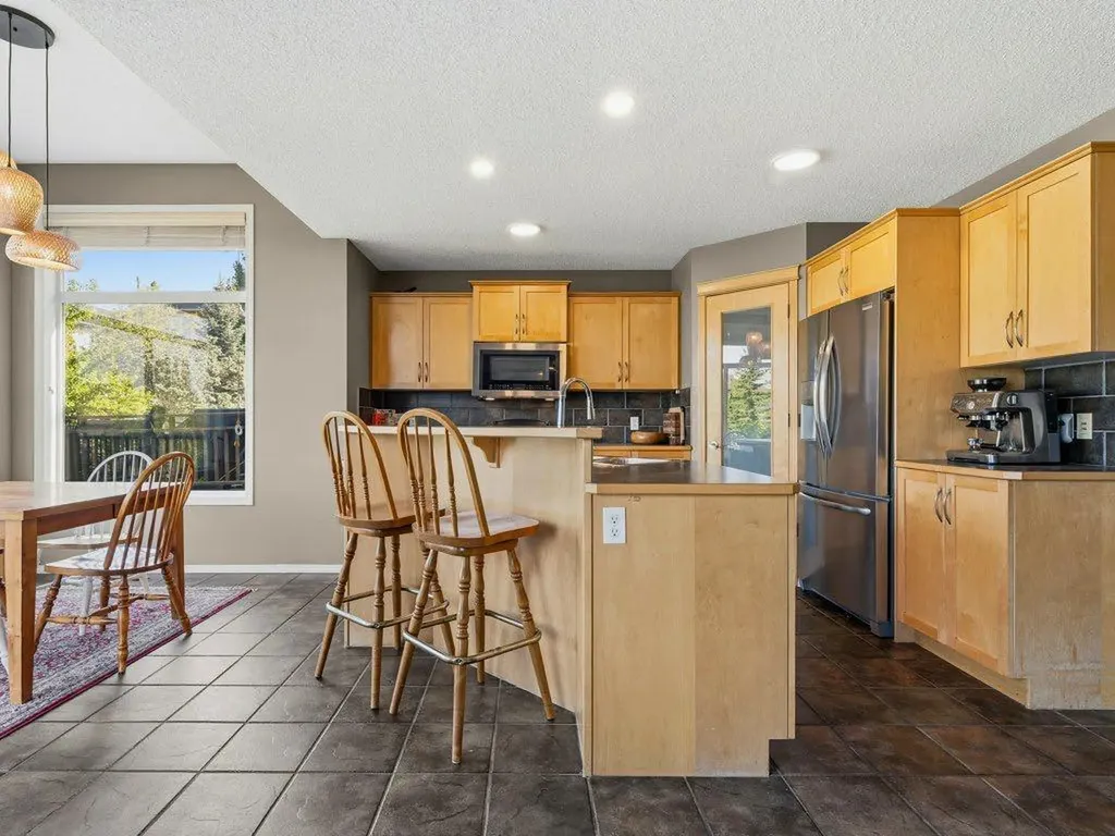 23 Tuscany Ravine View NW Calgary AB T3L 2T1