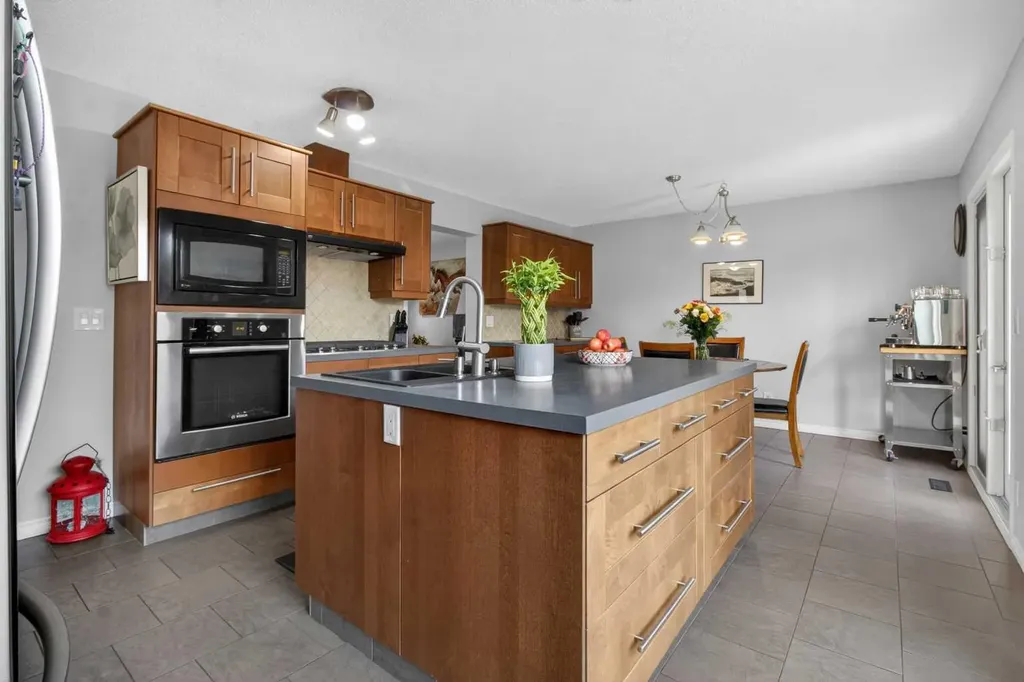 348 Midlake Boulevard SE Calgary AB T2X 1M9