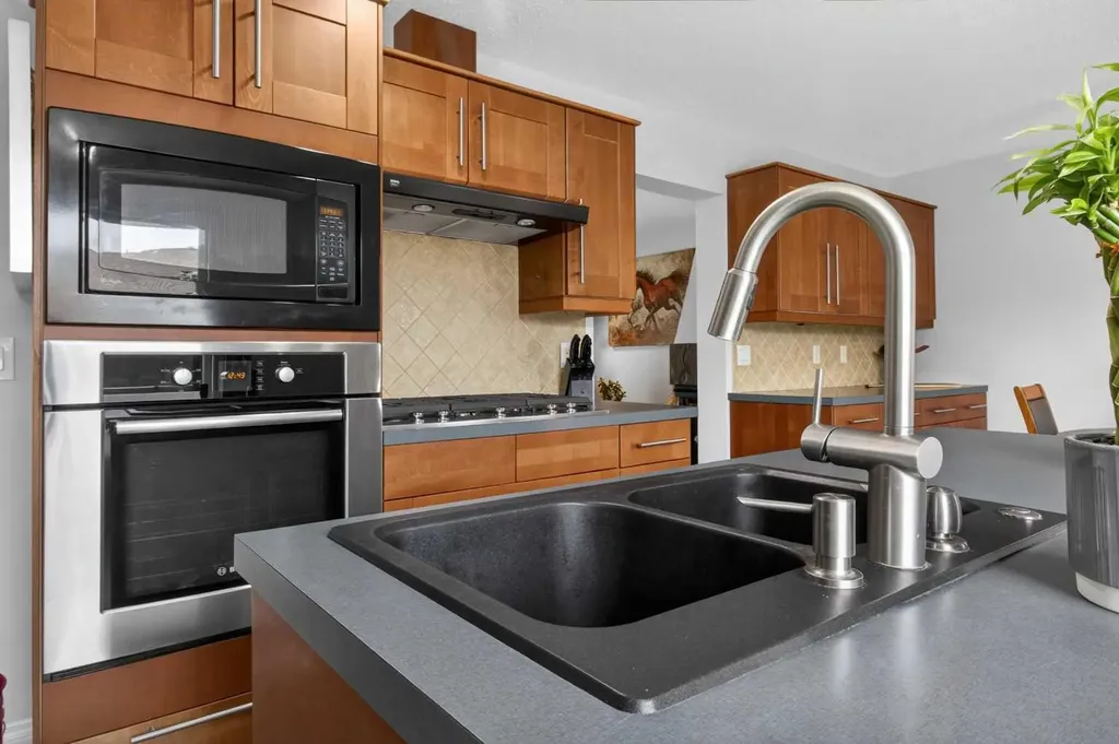 348 Midlake Boulevard SE Calgary AB T2X 1M9