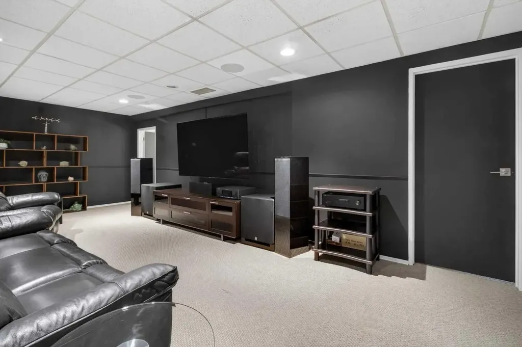 348 Midlake Boulevard SE Calgary AB T2X 1M9