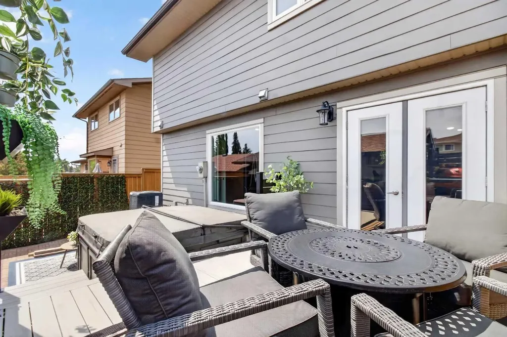 348 Midlake Boulevard SE Calgary AB T2X 1M9