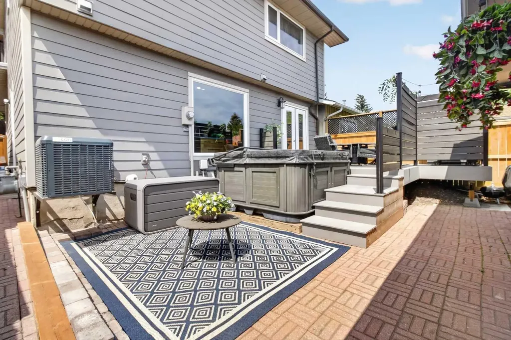 348 Midlake Boulevard SE Calgary AB T2X 1M9