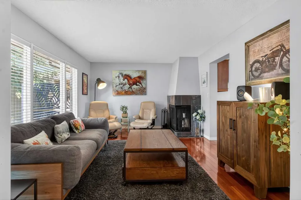 348 Midlake Boulevard SE Calgary AB T2X 1M9