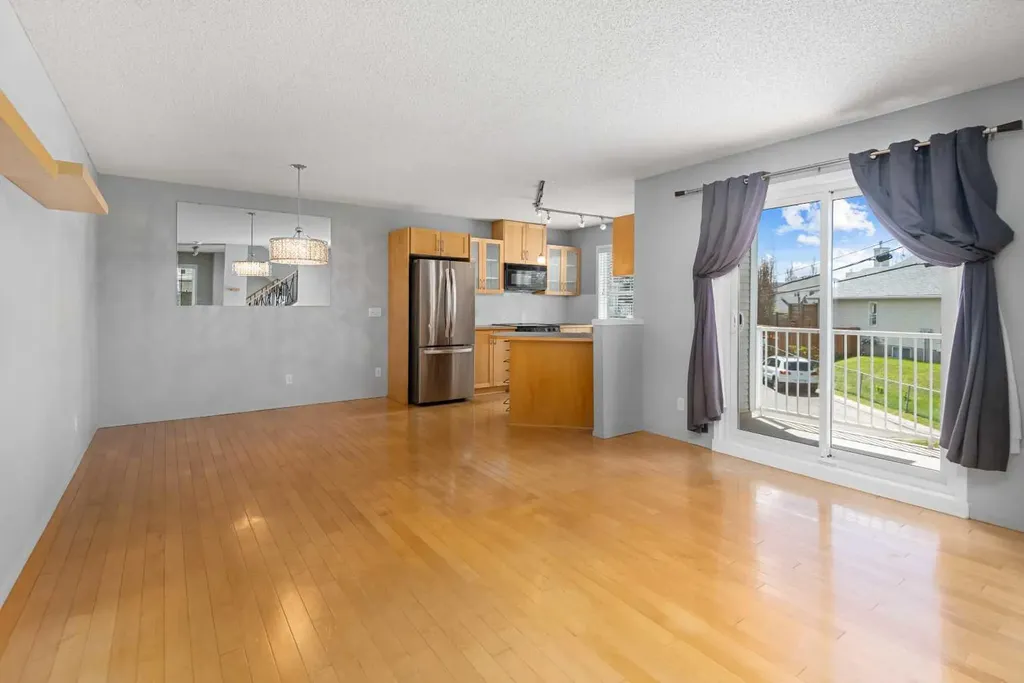 7171 Coach Hill Road Calgary AB T3H 3R7
