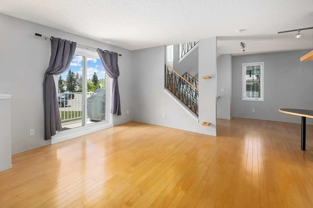 7171 Coach Hill Road Calgary AB T3H 3R7