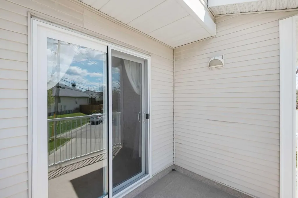 7171 Coach Hill Road Calgary AB T3H 3R7
