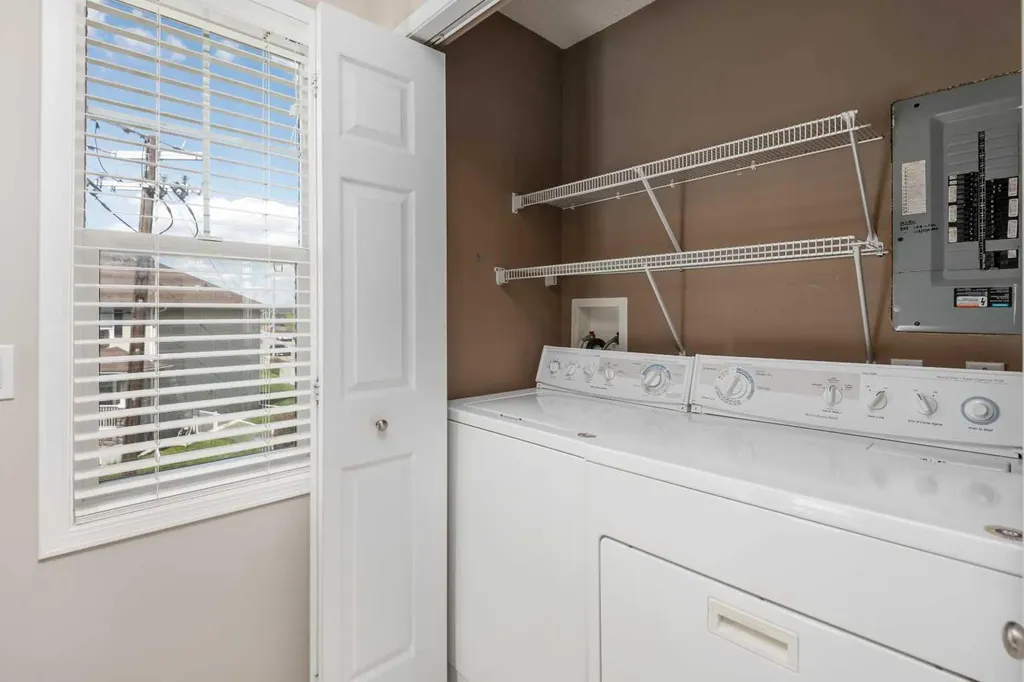 7171 Coach Hill Road Calgary AB T3H 3R7