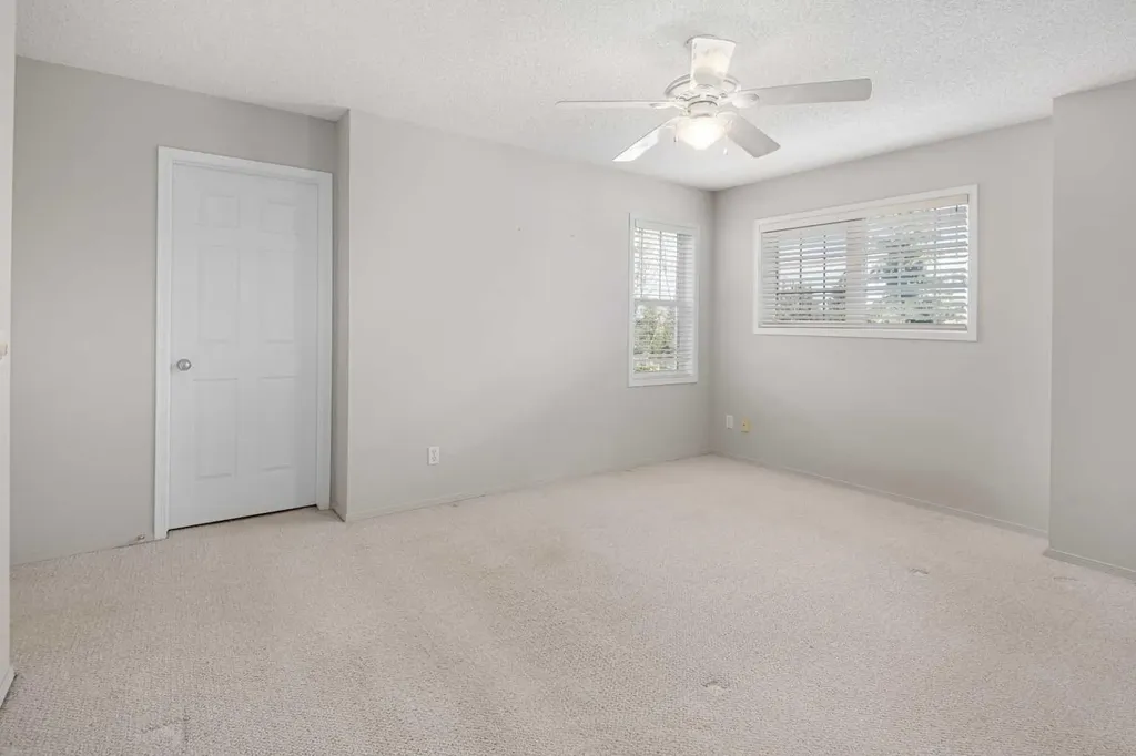 7171 Coach Hill Road Calgary AB T3H 3R7