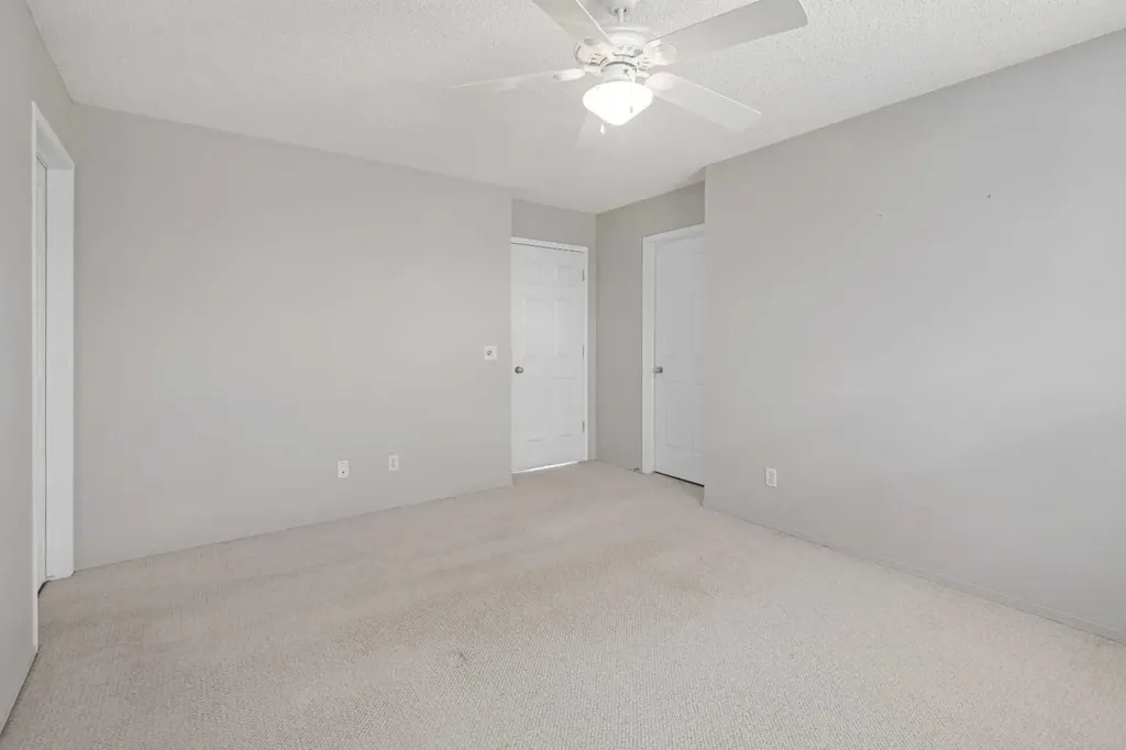 7171 Coach Hill Road Calgary AB T3H 3R7