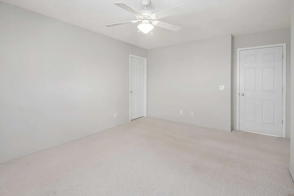 7171 Coach Hill Road Calgary AB T3H 3R7