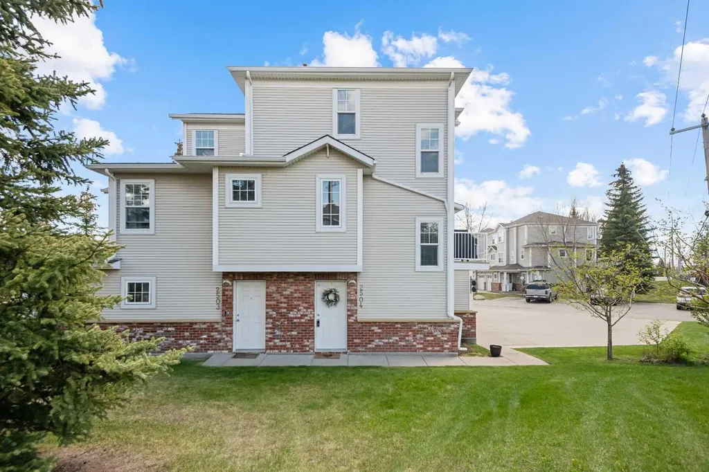 7171 Coach Hill Road Calgary AB T3H 3R7