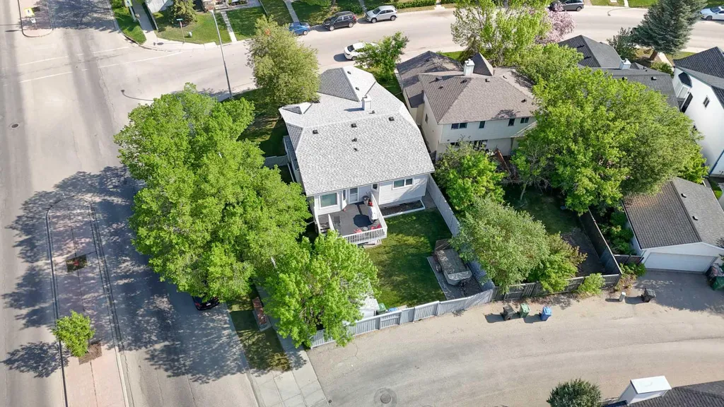 272 Covington Road NE Calgary AB T3K4G2
