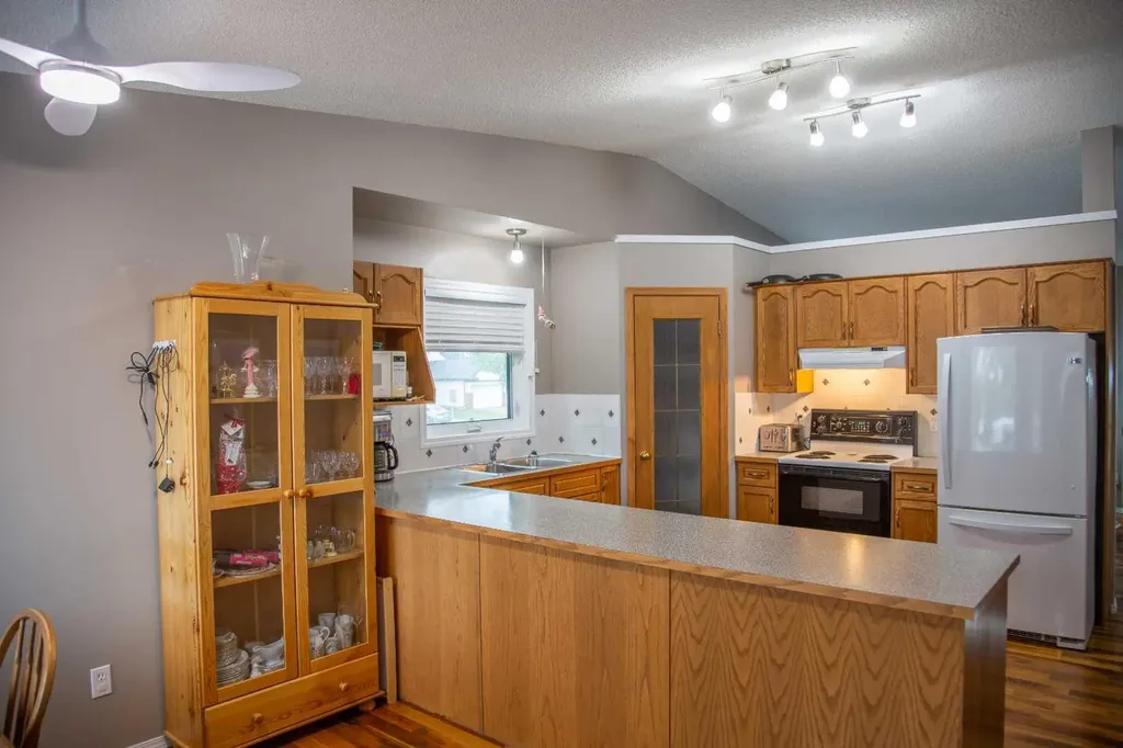272 Covington Road NE Calgary AB T3K4G2
