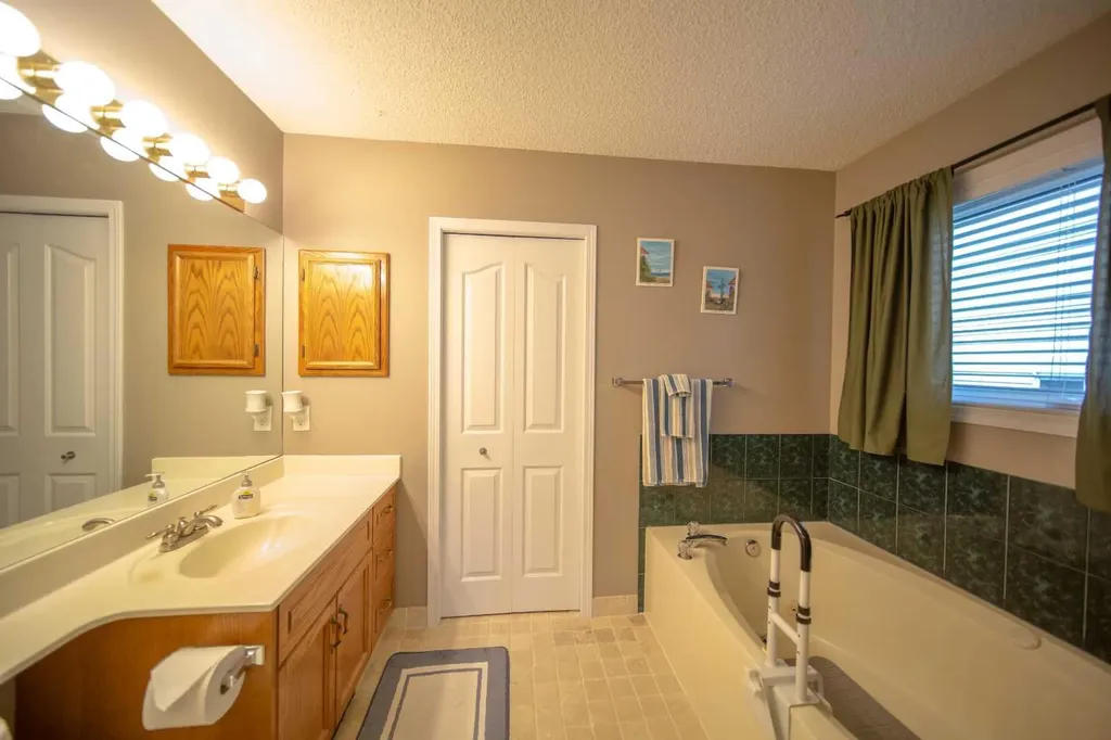 272 Covington Road NE Calgary AB T3K4G2