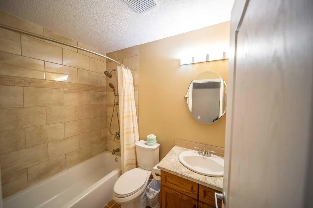 272 Covington Road NE Calgary AB T3K4G2
