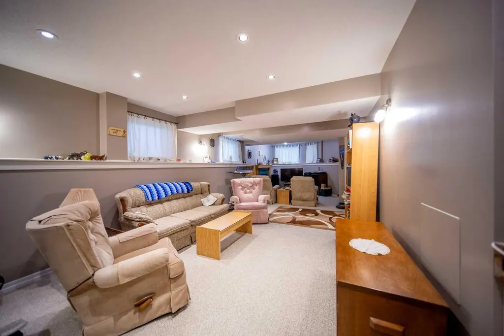 272 Covington Road NE Calgary AB T3K4G2