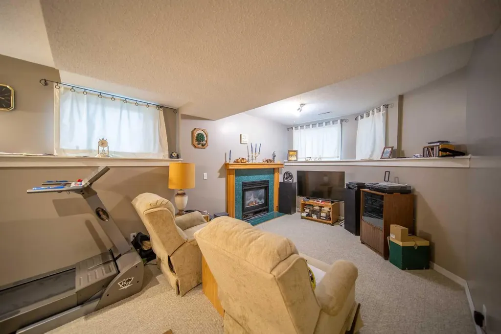 272 Covington Road NE Calgary AB T3K4G2