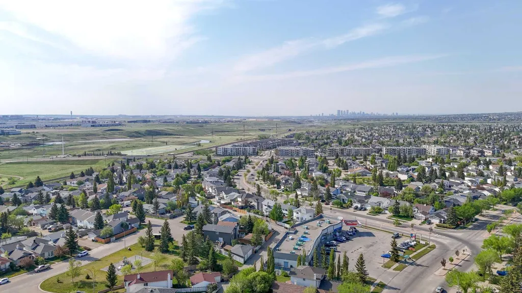 272 Covington Road NE Calgary AB T3K4G2