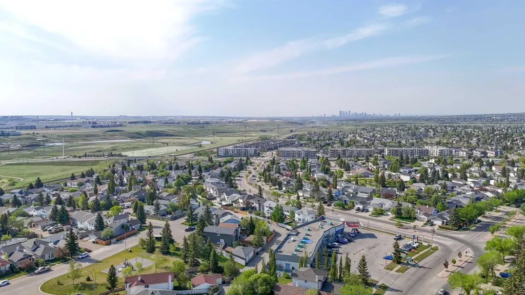 272 Covington Road NE Calgary AB T3K4G2